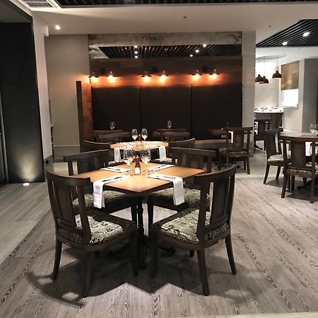 Krystal Grand Suites Insurgentes Мехико Экстерьер фото The interior of the restaurant