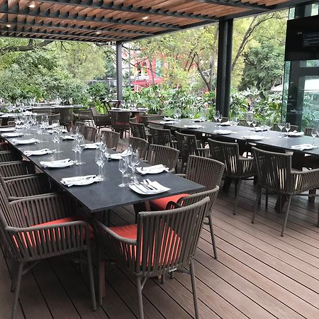 Krystal Grand Suites Insurgentes Мехико Экстерьер фото The outdoor terrace at the restaurant