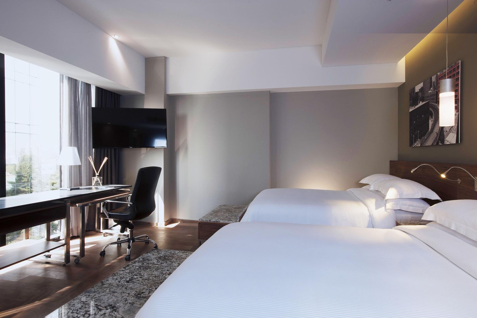 Krystal Grand Suites Insurgentes Мехико Экстерьер фото Deluxe room