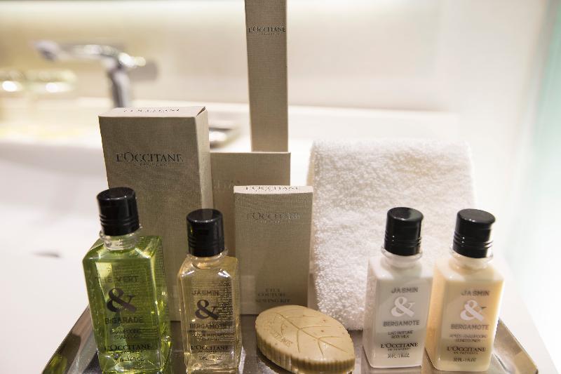 Krystal Grand Suites Insurgentes Мехико Экстерьер фото L'Occitane products